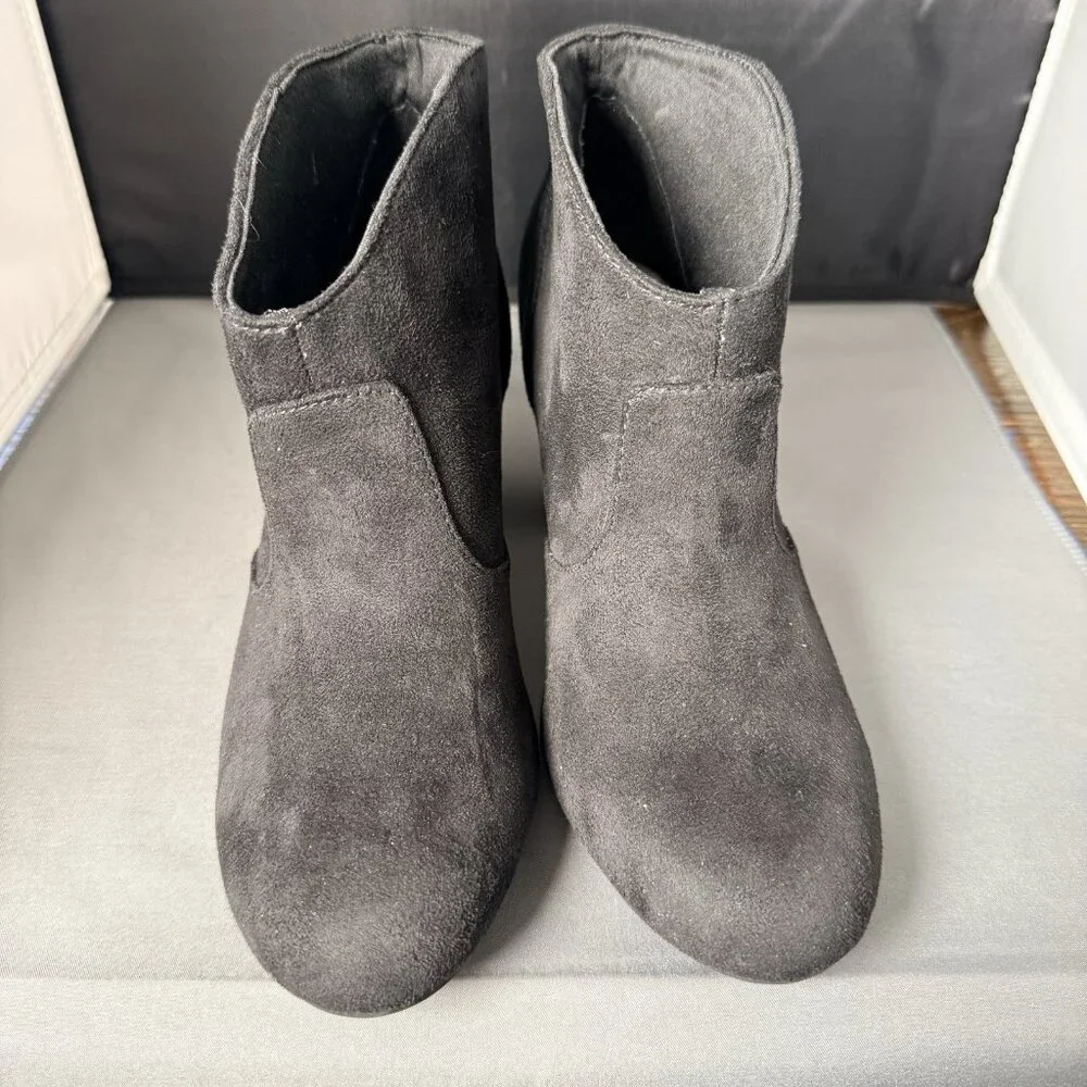 Trend Report Ankle Booties Slip On Chunky Block High Heel Suede Boot Size 7.5 - Picture 4 of 5